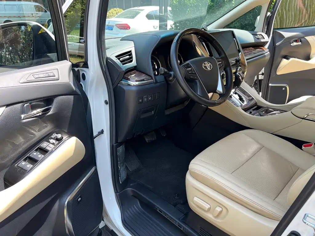 Toyota Alphard 2021 — фото 4