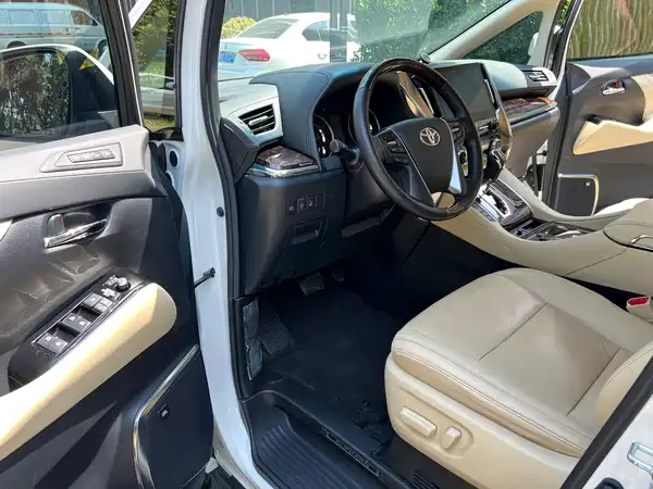 Toyota Alphard 2021