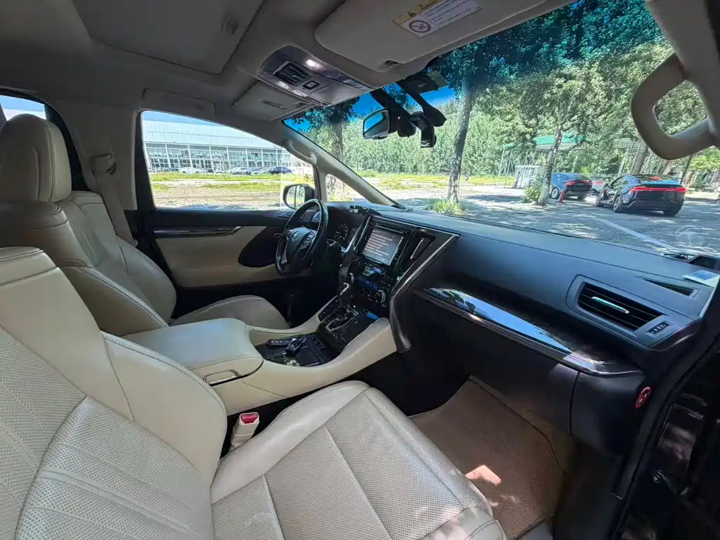 Toyota Alphard 2018 — фото 14