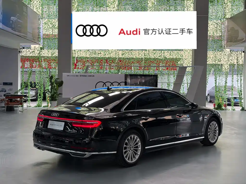 Audi A8 2022