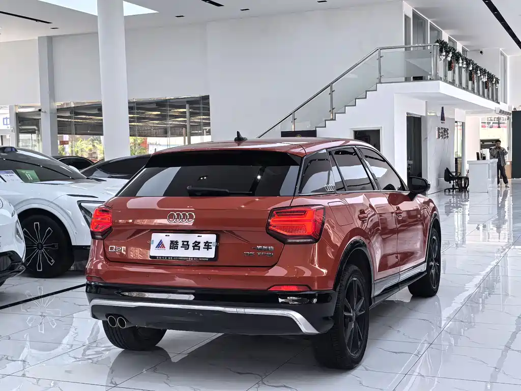 Audi Q2L 2021 — фото 13