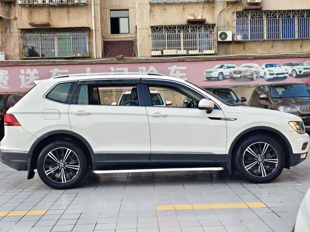 Volkswagen Tiguan L 2021 — фото 4