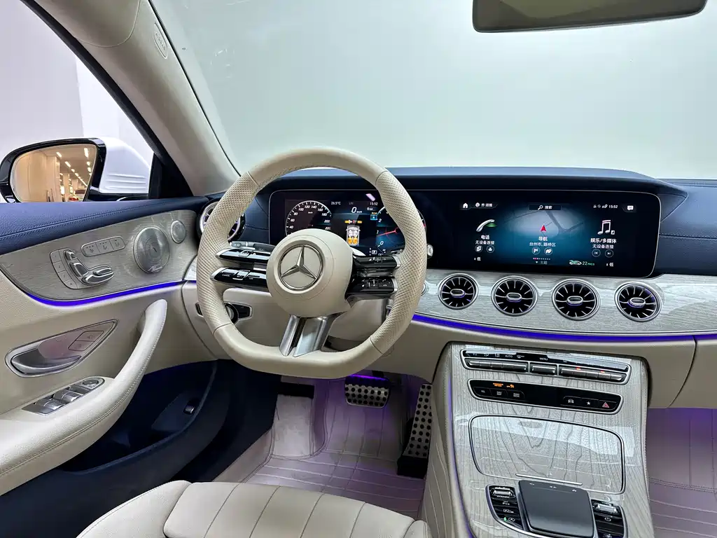 Mercedes-Benz E-Class 2024 — фото 16