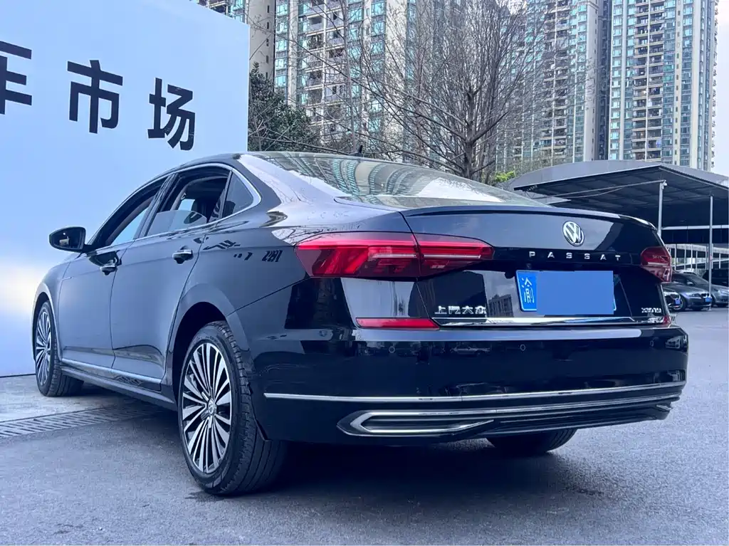 Volkswagen Passat 2019 — фото 35