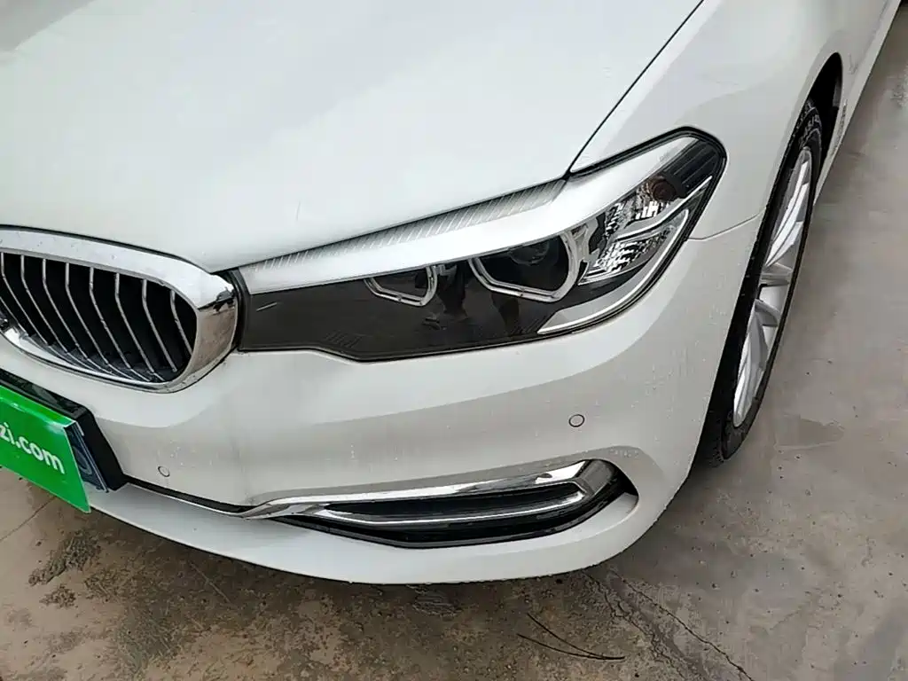BMW 5 Series 2019 — фото 24