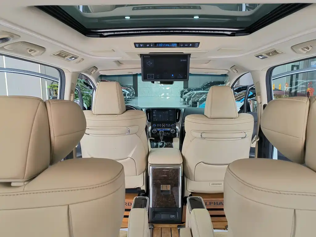 Toyota Alphard 2021 — фото 12