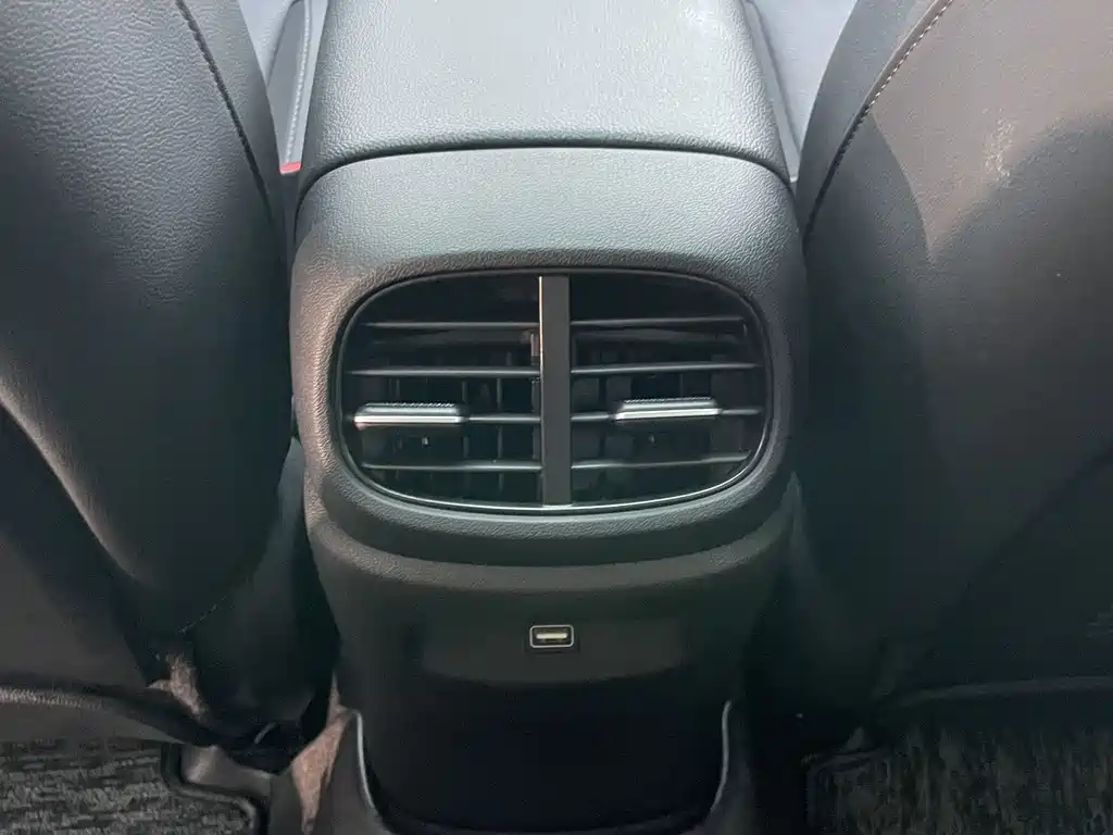 Hyundai Elantra 2022 — фото 27