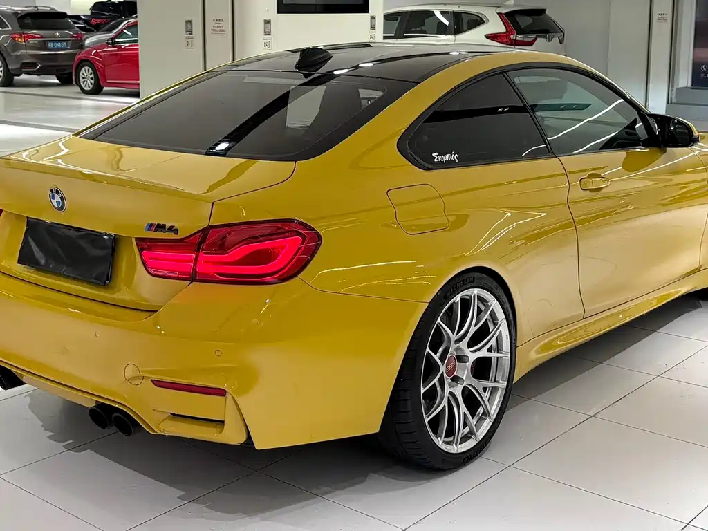 BMW M4 2017 — фото 9