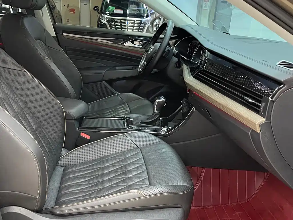 Volkswagen Passat 2019 — фото 12