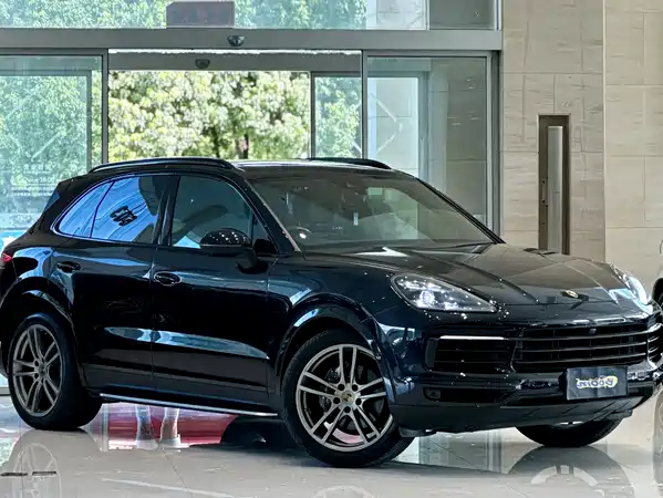Porsche Cayenne 2021