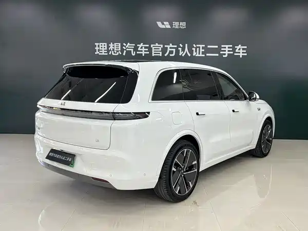 Li Auto L8 2025