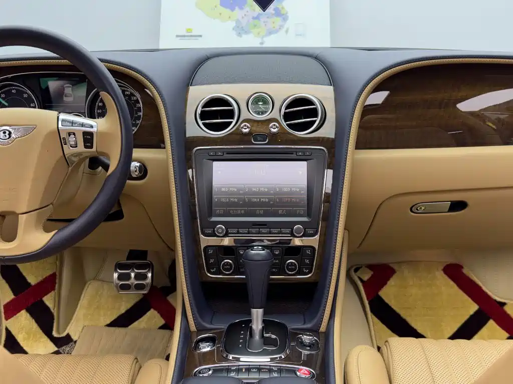 Bentley Flying Spur 2019 — фото 10