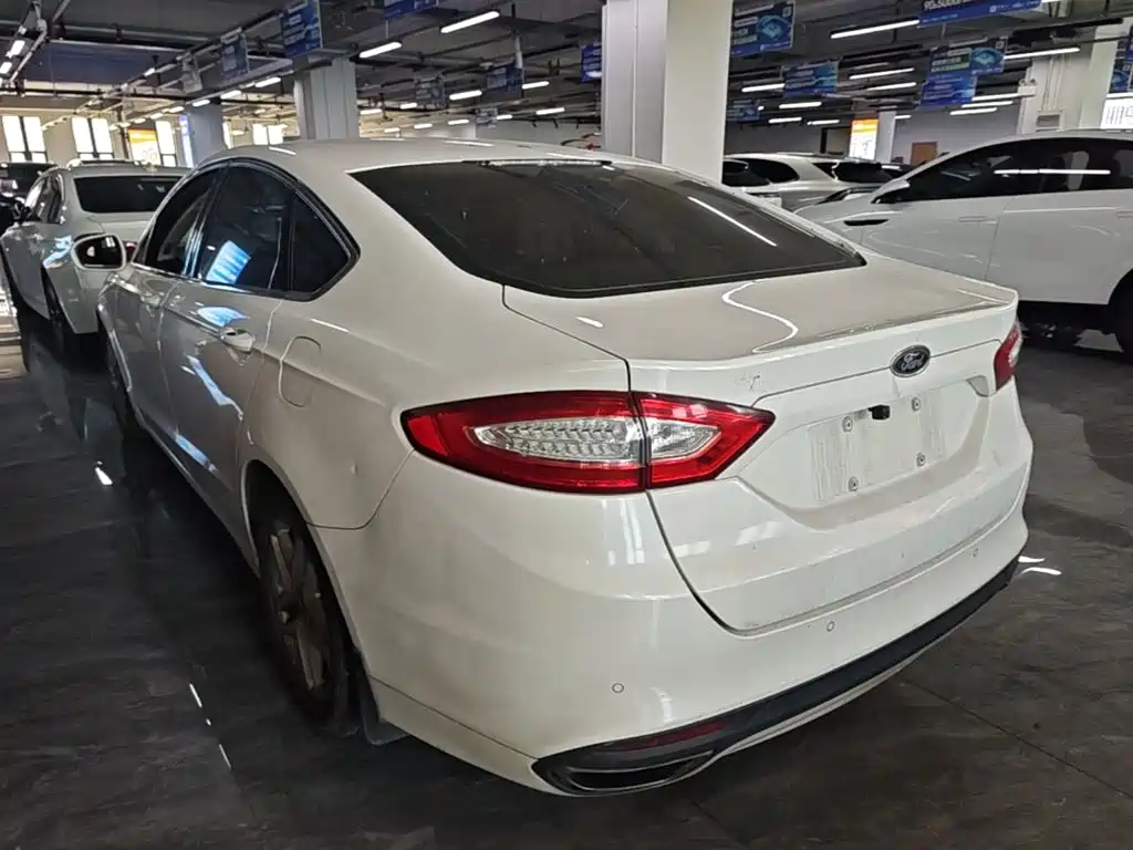 Ford Mondeo 2014 — фото 5