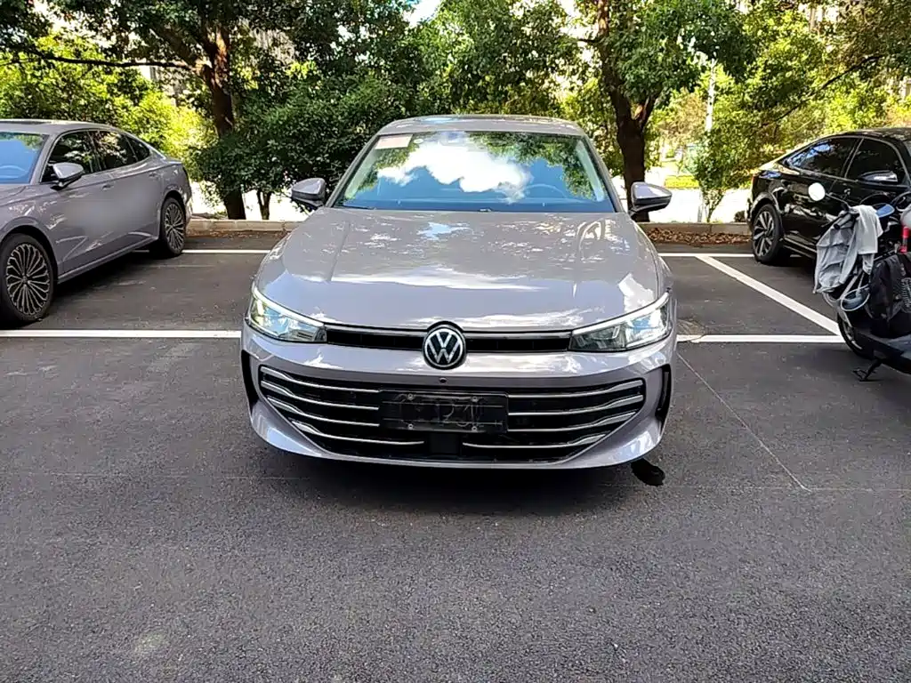 Volkswagen Passat 2024