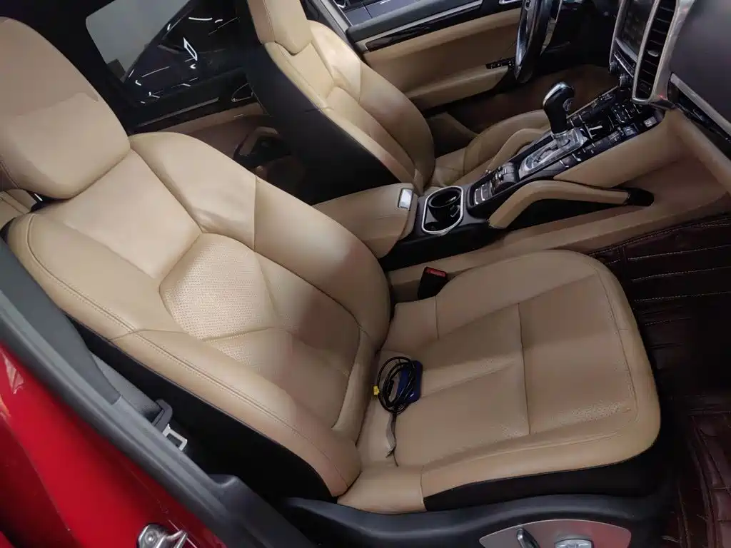 Porsche Cayenne 2016 — фото 16