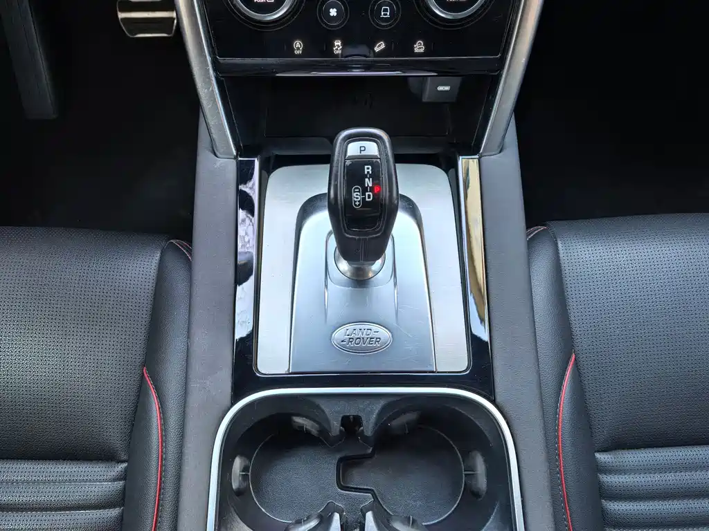 Land Rover Discovery Sport 2023 — фото 16