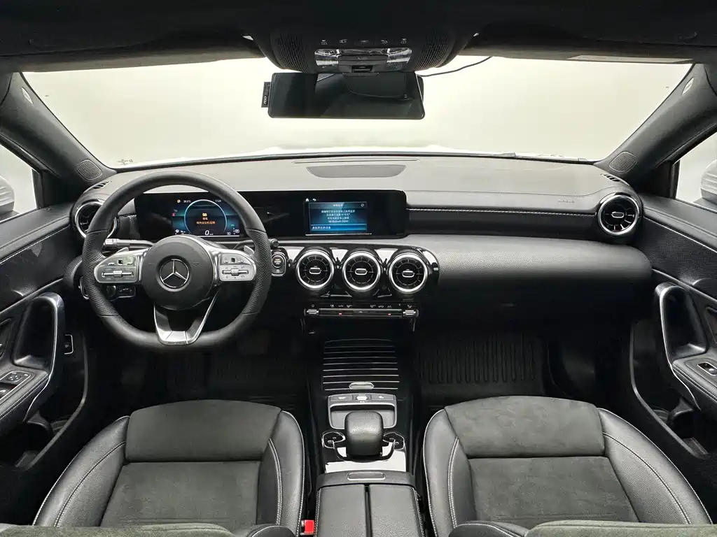 Mercedes-Benz A-Class 2019 — фото 9