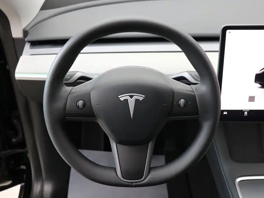 Tesla Model Y 2024 — фото 15
