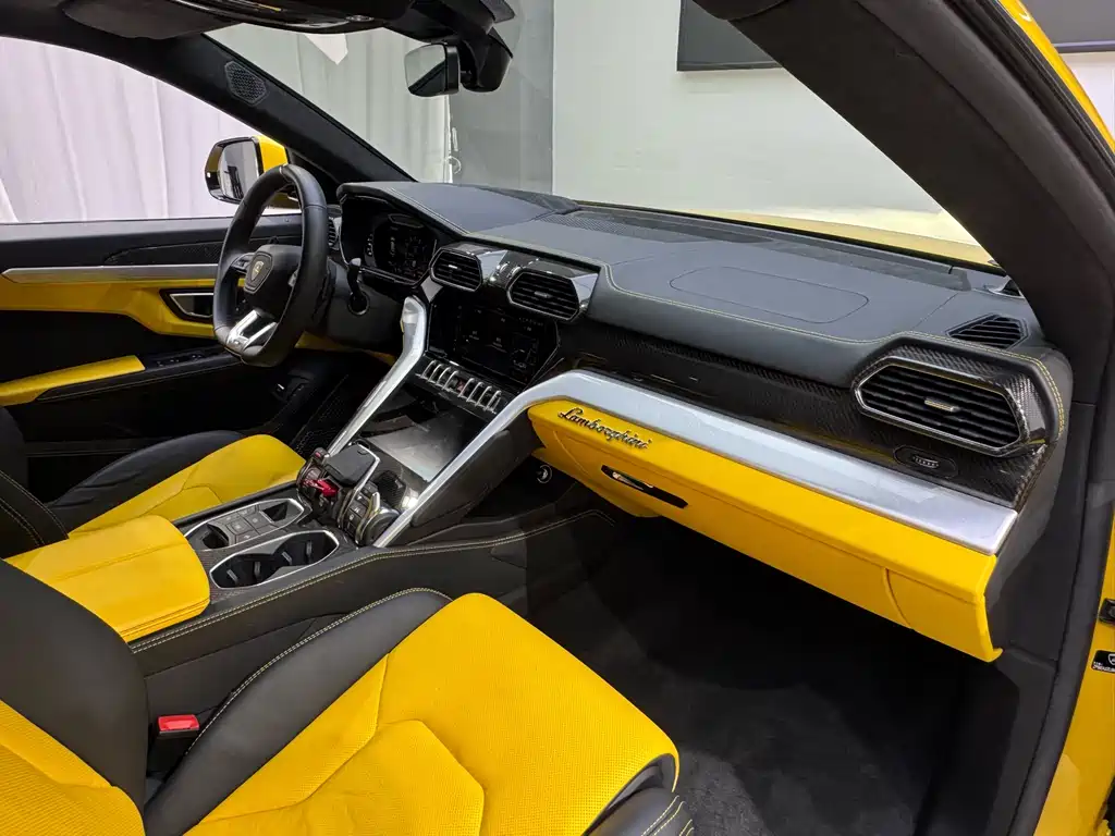 Lamborghini Urus 2022 — фото 13