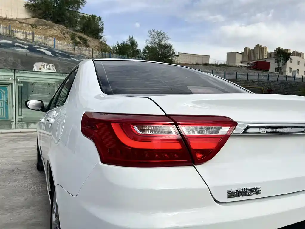 Geely Vision 2018 — фото 16