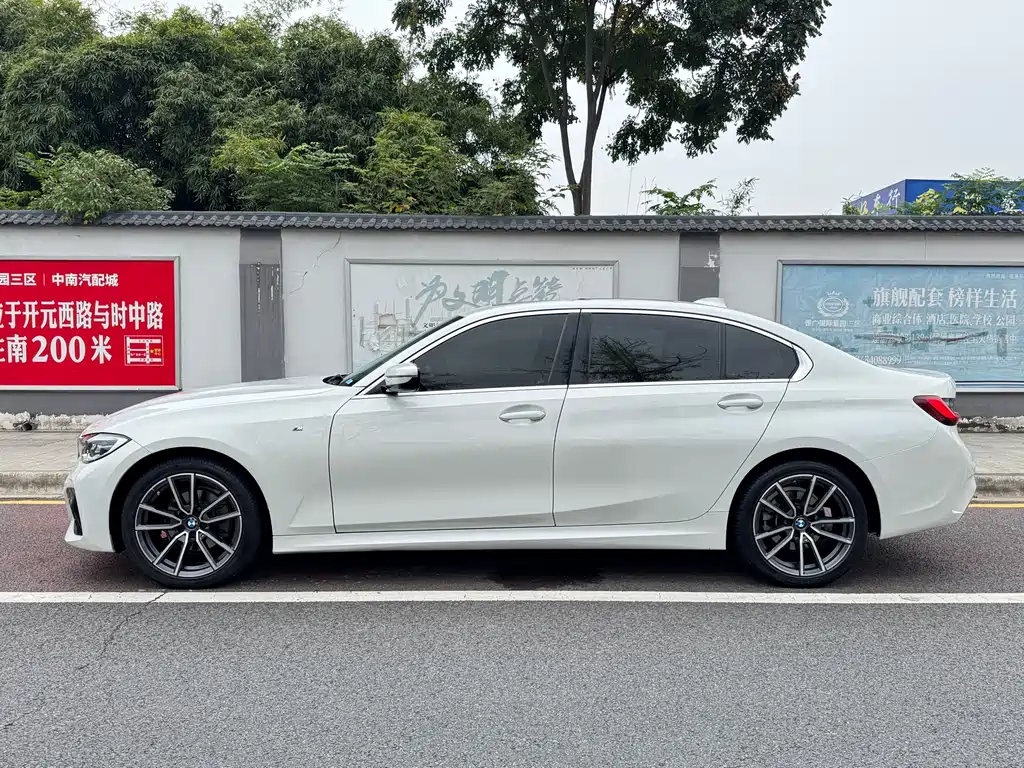 BMW 3 Series 2023 — фото 12