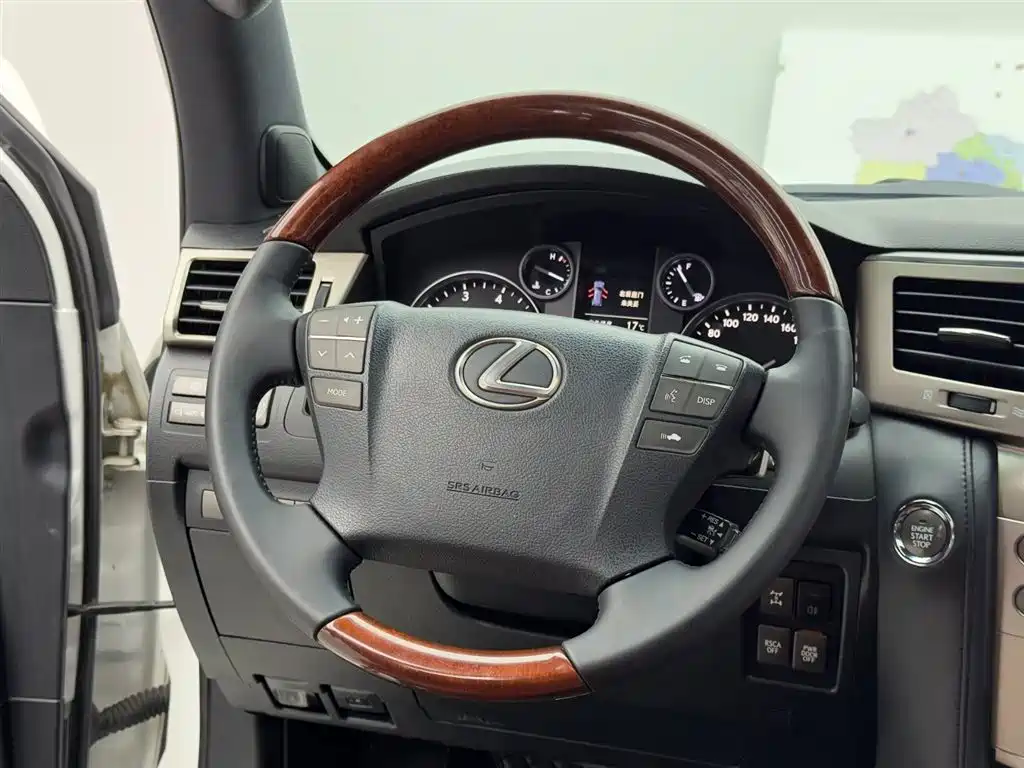 Lexus LX 2016 — фото 12