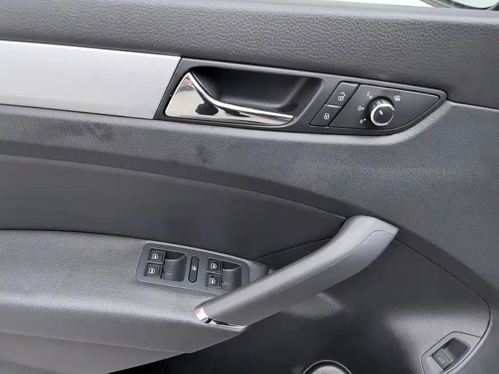 Volkswagen Passat 2015 — фото 9