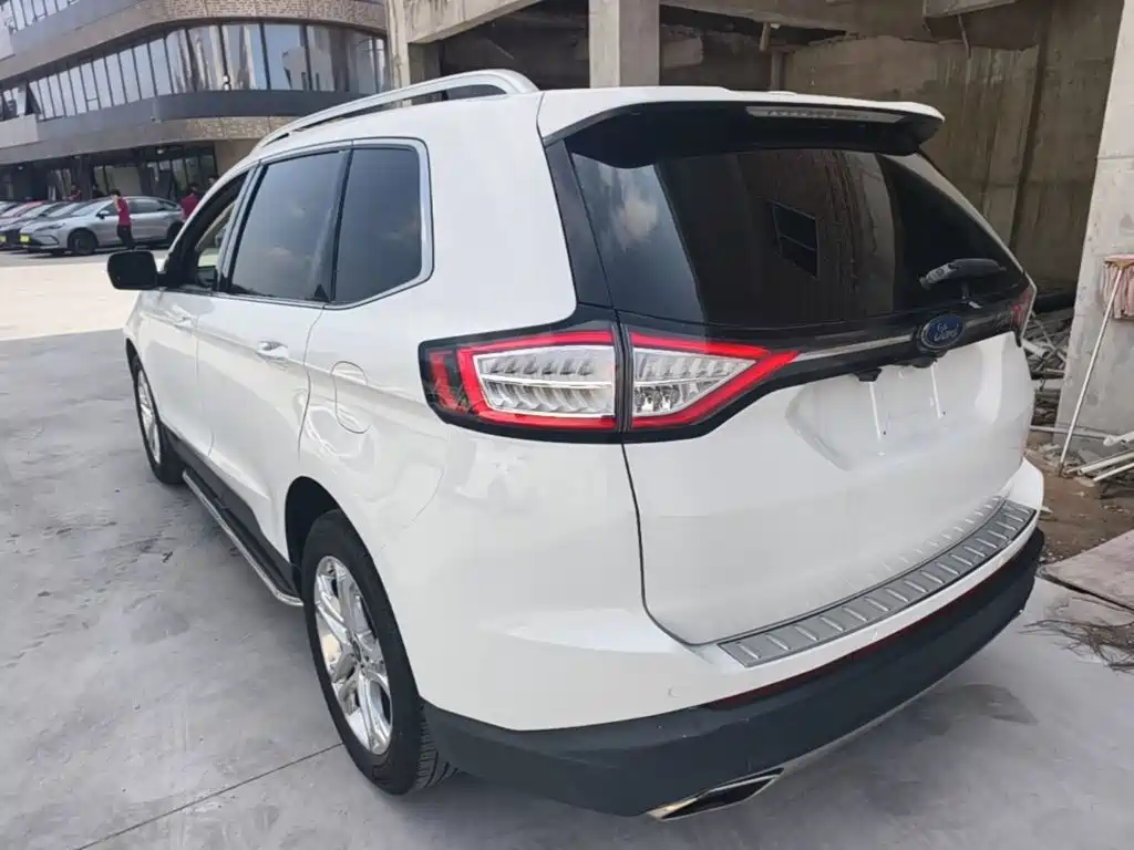 Ford Edge 2015 — фото 23