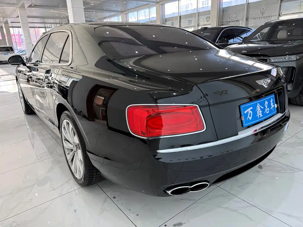 Bentley Flying Spur 2019 — фото 13