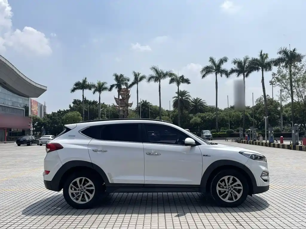 Hyundai Tucson 2018 — фото 19