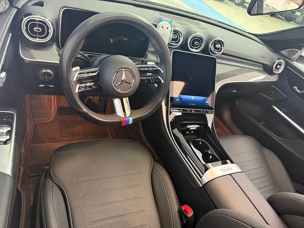 Mercedes-Benz C-Class 2025 — фото 15