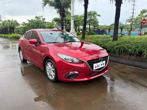 Mazda 3 Axela 2015
