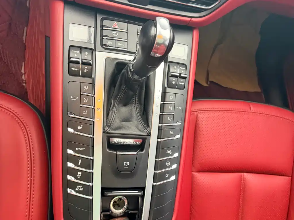 Porsche Macan 2020 — фото 24