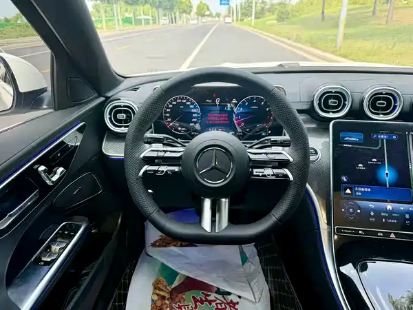 Mercedes-Benz C-Class 2025