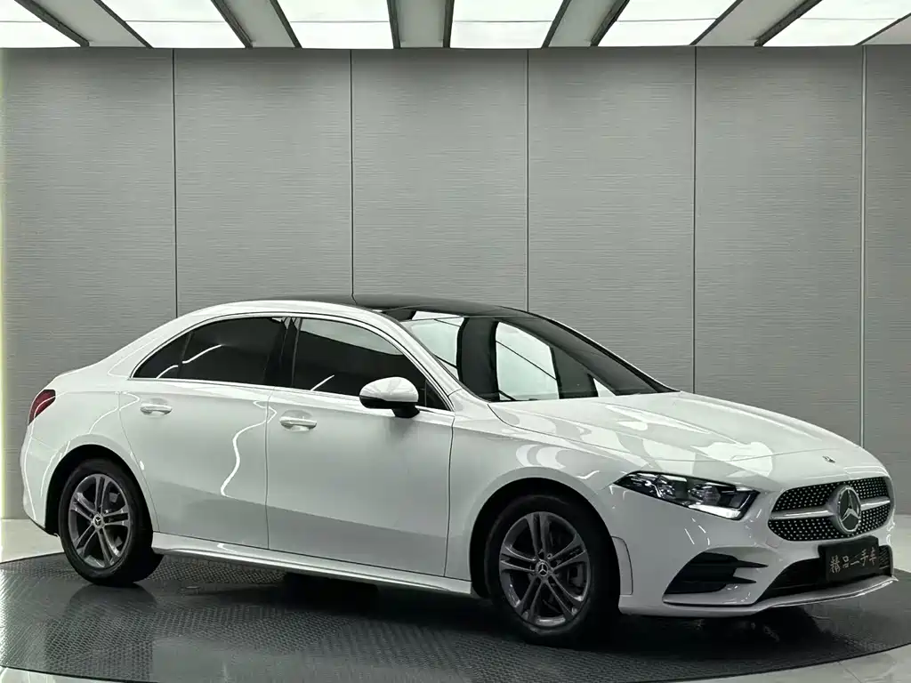 Mercedes-Benz A-Class 2022 — фото 6