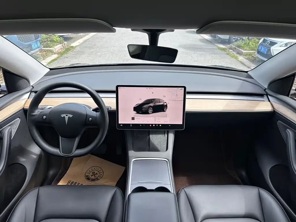 Tesla Model Y 2023 — фото 11