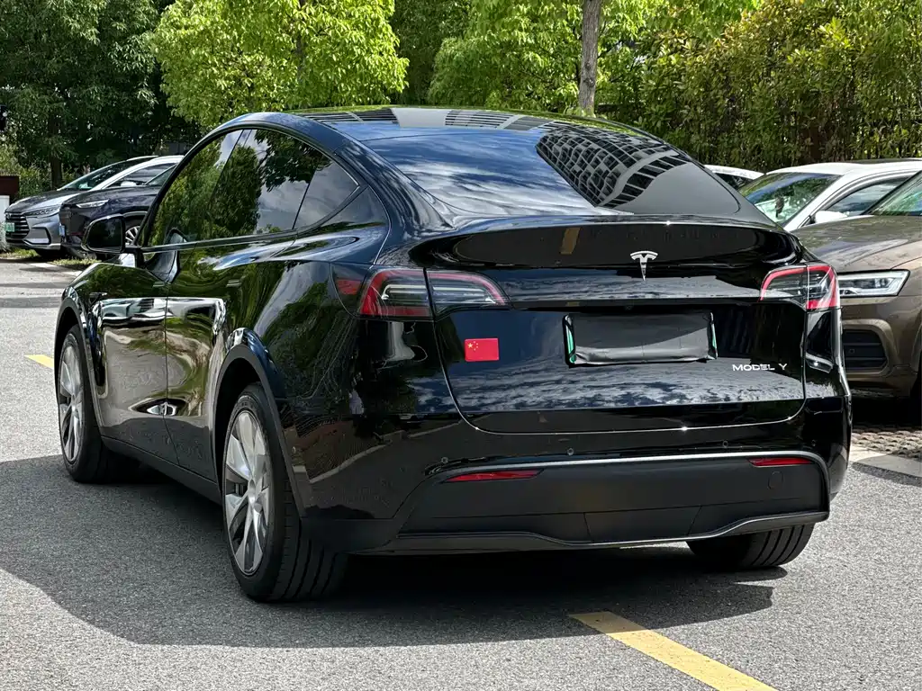 Tesla Model Y 2023 — фото 19