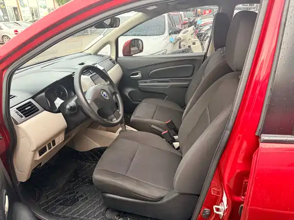 Venucia R50 2017