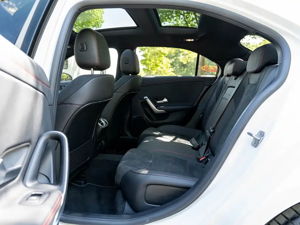 Mercedes-Benz A-Class 2025 — фото 8