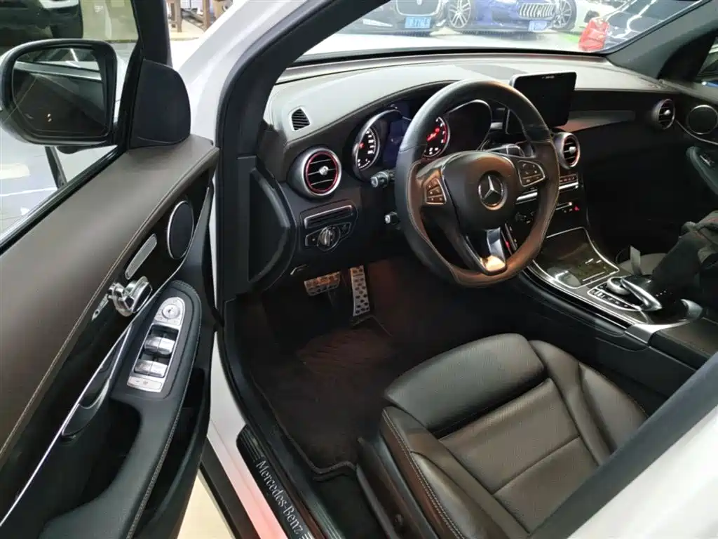 Mercedes-Benz GLC 2017 — фото 16