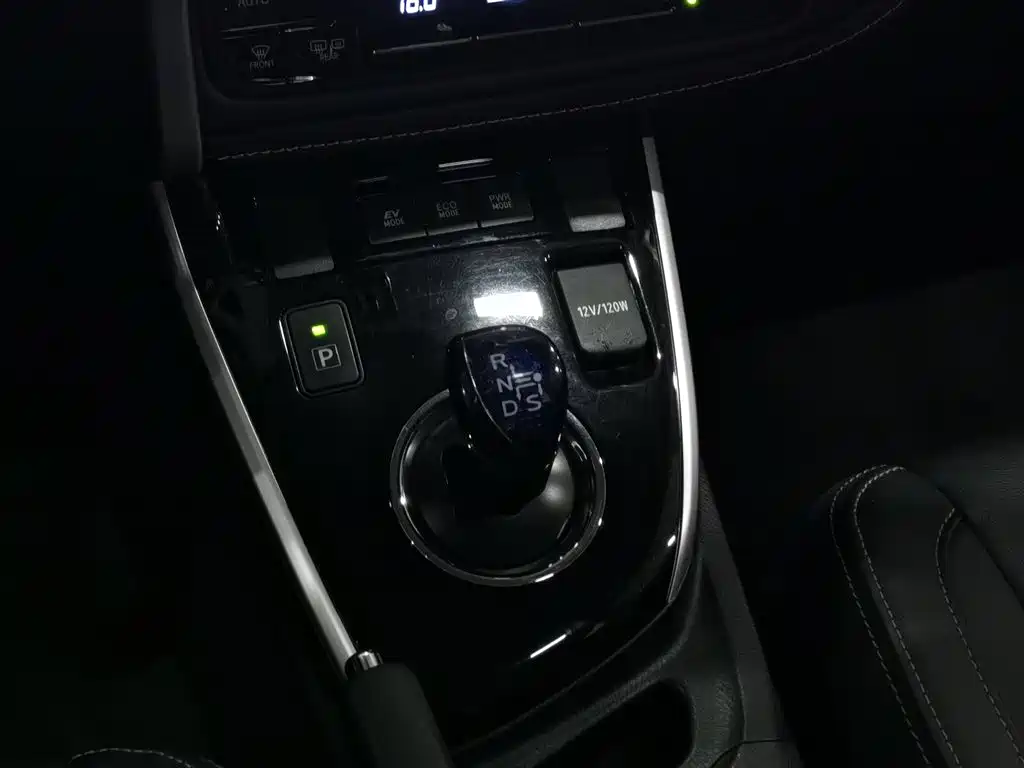 Toyota Corolla 2018 — фото 13