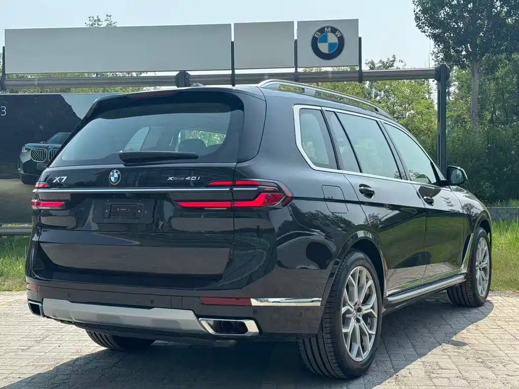 BMW X7 — фото 9