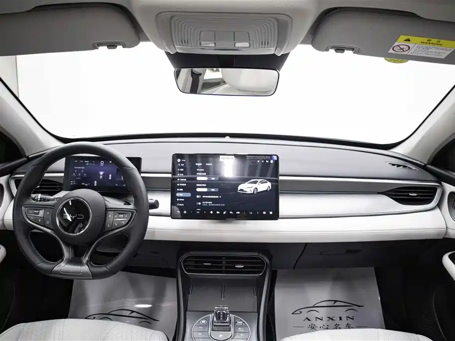 BYD Seal 05 DM-i 2025 — фото 13