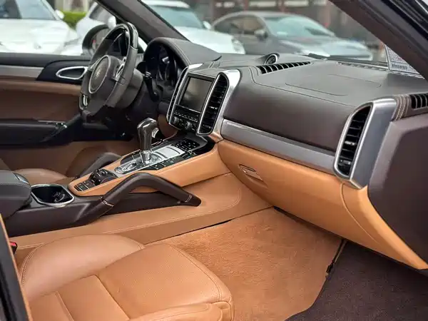 Porsche Cayenne 2011