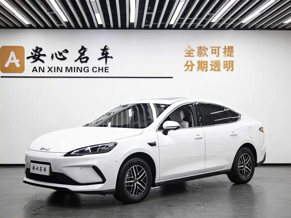 BYD Seal 05 DM-i 2025 — фото 1