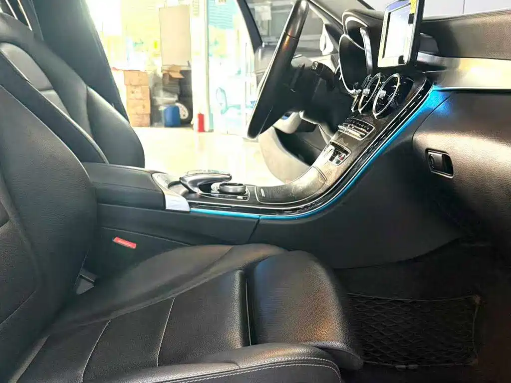 Mercedes-Benz C-Class 2018