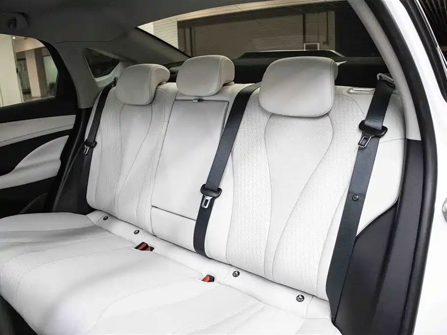 BYD Seal 05 DM-i 2025 — фото 21