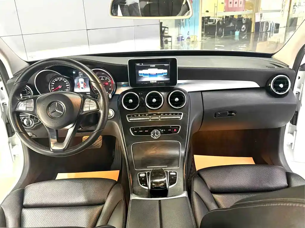 Mercedes-Benz C-Class 2018 — фото 9
