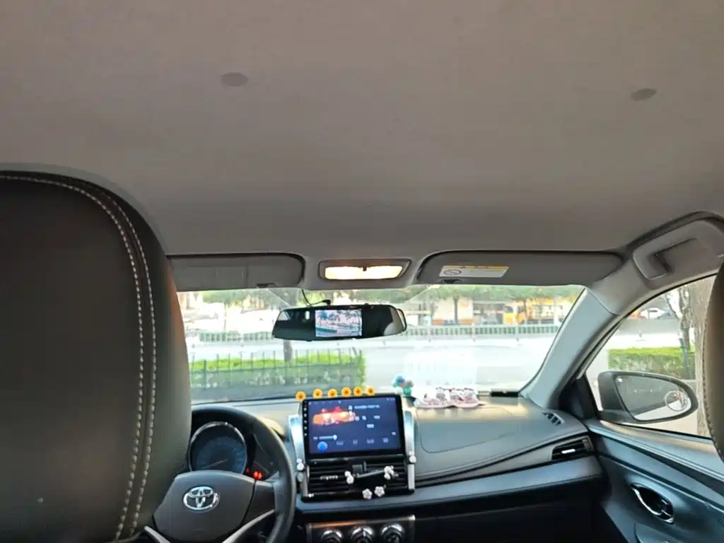 Toyota Yaris L 2016 — фото 18