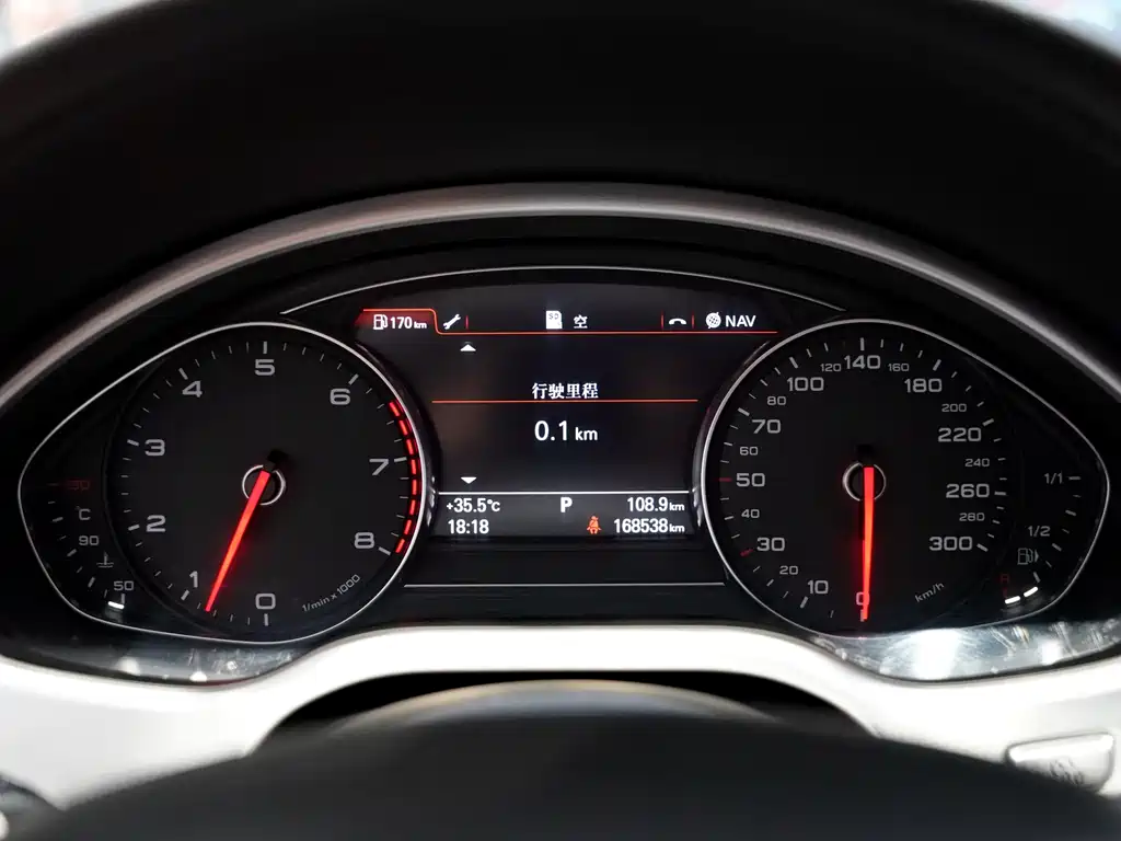 Audi A8 2014 — фото 14